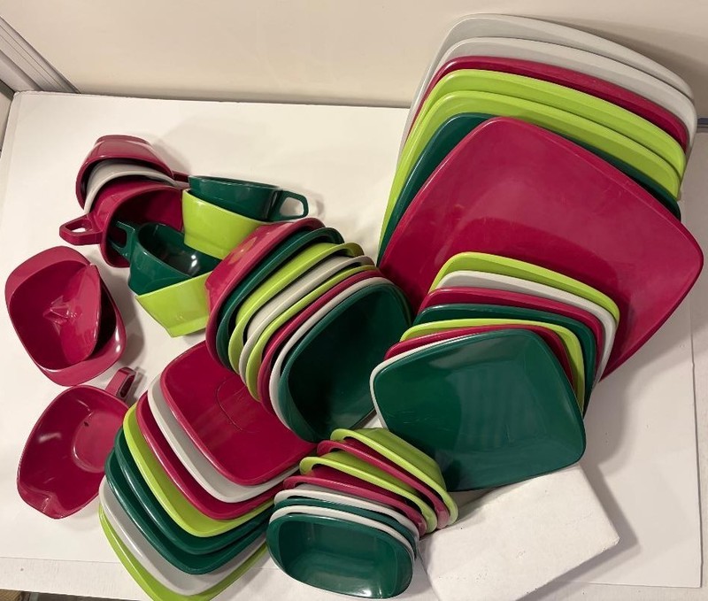 49 Pc. Melmac “Talk Of The Town”  Harmony House Dinnerware Multi-color C. 1960