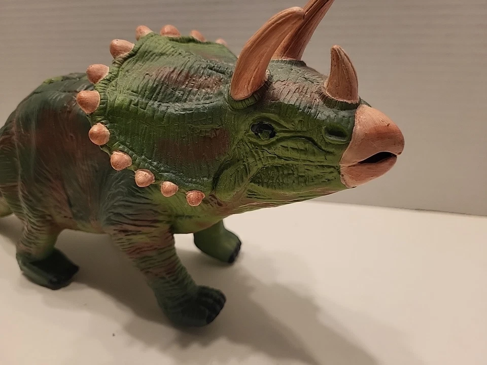 2004 National Geographic 15” Triceratops Remote-Control Roar Sound Tested  - Image 2 of 4