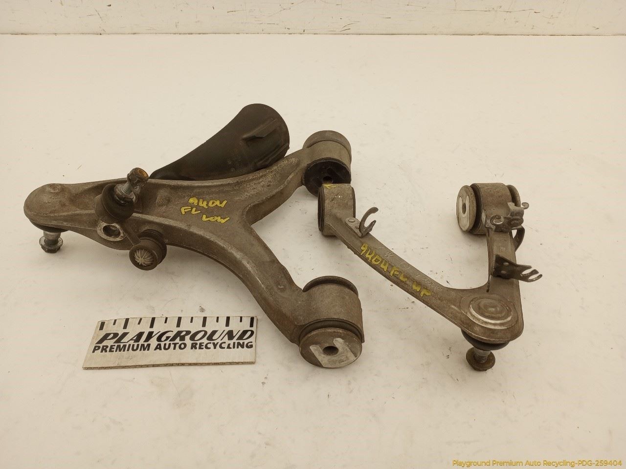 Maserati Quattroporte M139 Set Of Driver Left Front Control Arm Fits 2003-2008