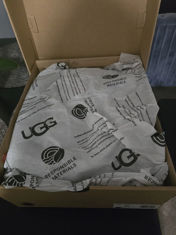 Gently Used UGG Tazzlita Women's Size 9 In The Color Black Platform Shoes - Image 3 of 4