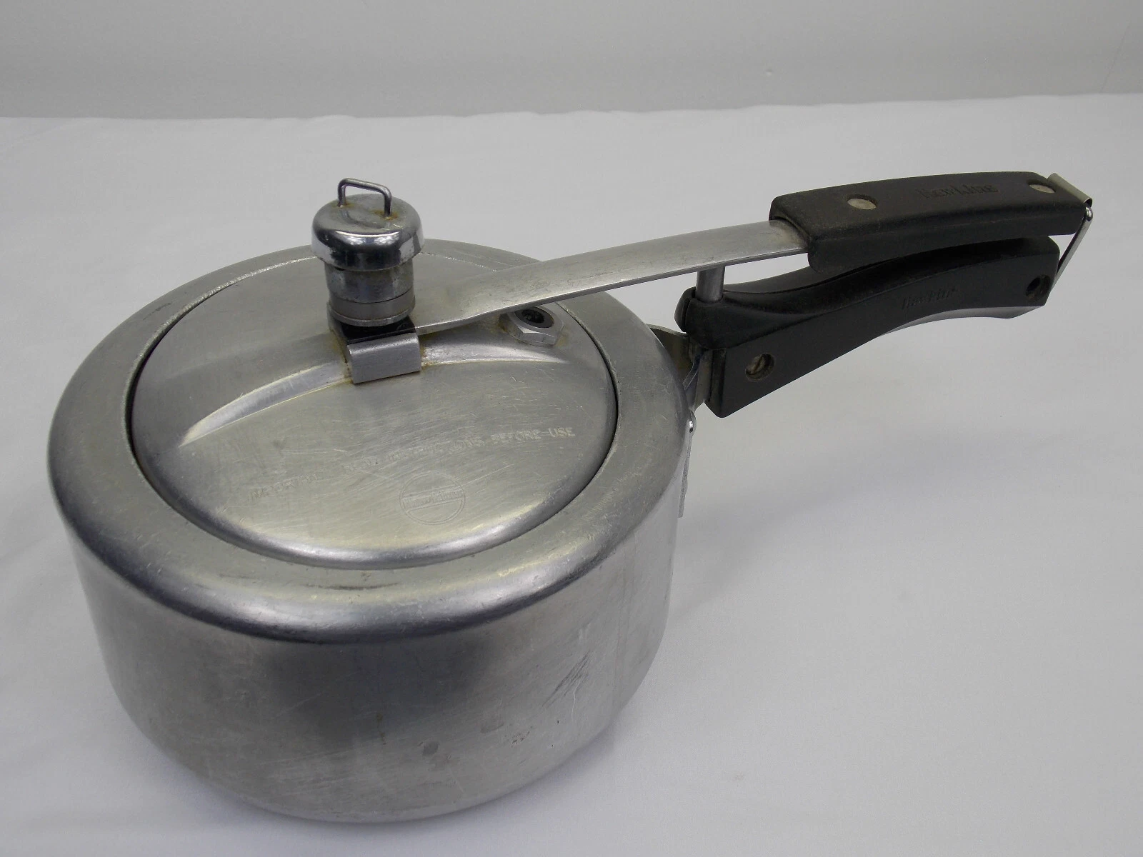 Vintage Hawkins Pressure Cooker 2 Qt / Litre Aluminum Classic Model