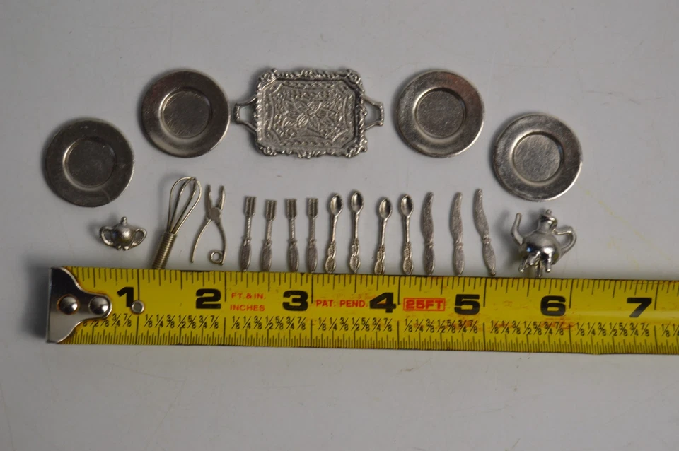 20 Piezas Metal Casa de Muñecas Miniatura Platos Bandeja Batidor Tetera Cocina Foto 2 de 4