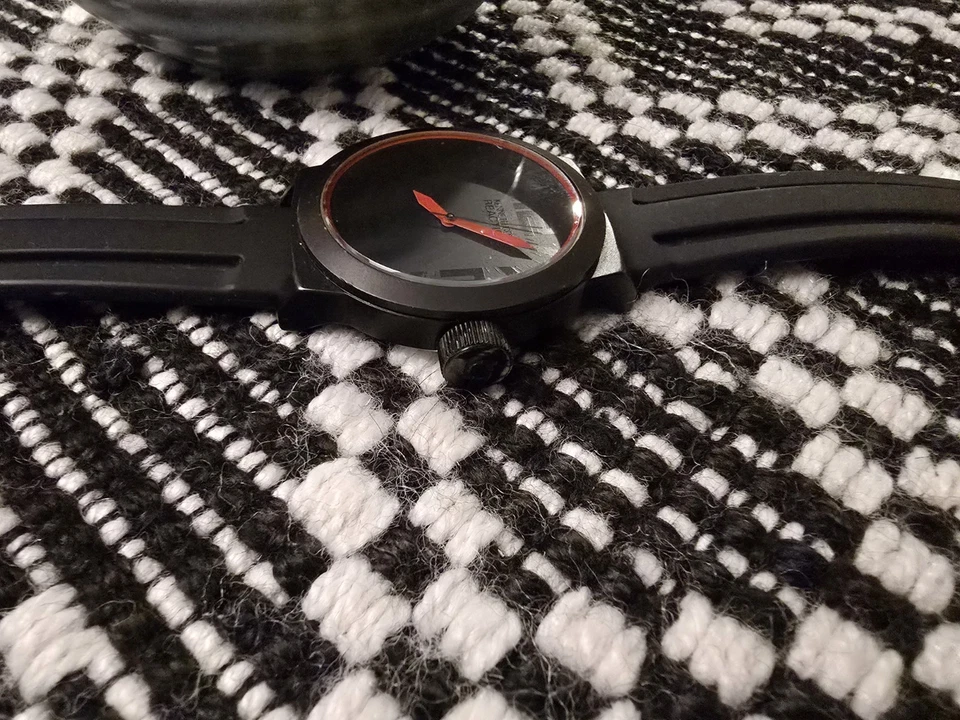 Kenneth Cole Reaction RK1236 Men's Watch Quartz Silicone Band *Fresh Battery* - Image 3 of 4