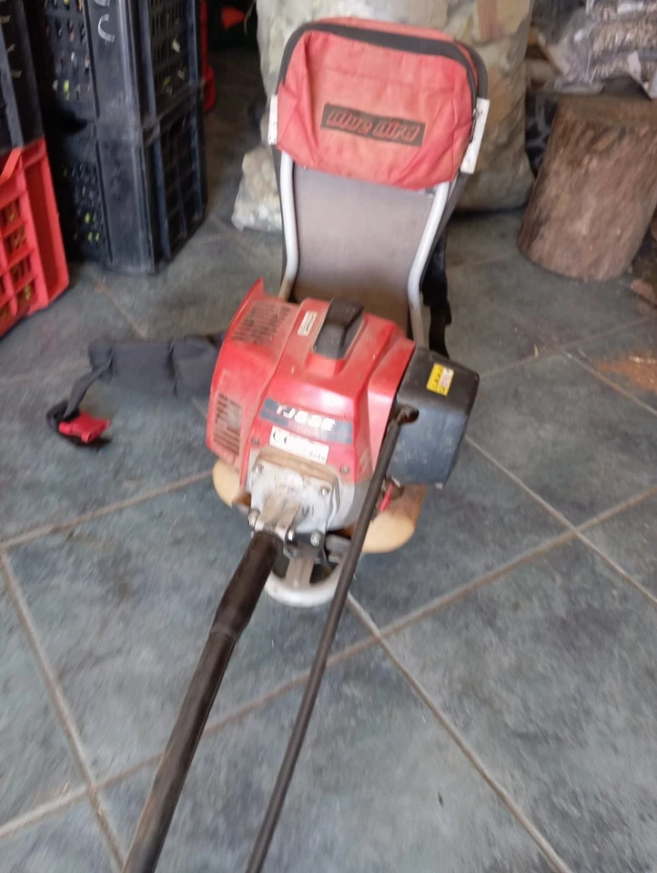 decespugliatore a zaino kawasaki TJ 53 E ZP a spalla - Immagine 2 di 4