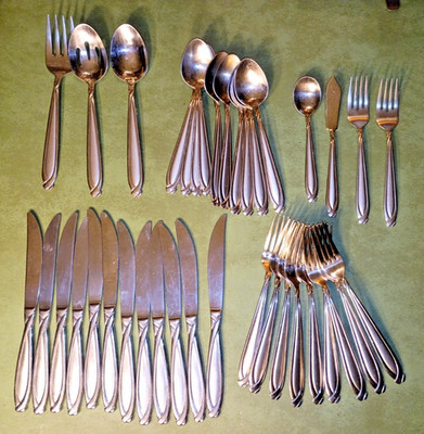 Hampton silversmiths Stainless 18/8 flatware Concorde 241 38 pieces (F)