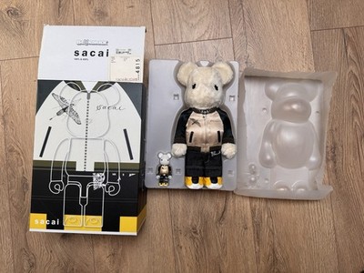 Sacai x Dr. Woo x Medicom Spielzeug BE@RBRICK