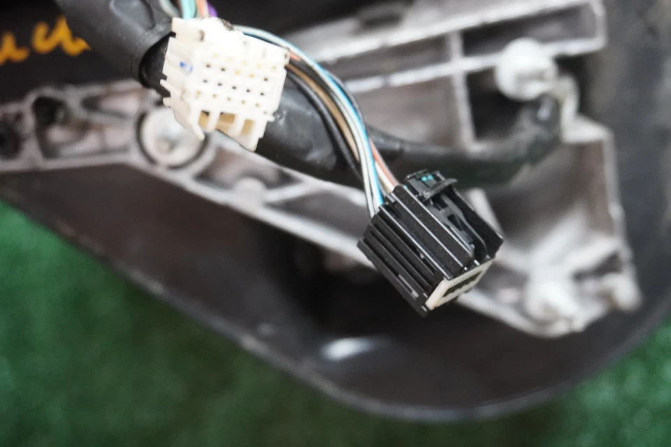 2007 2008 2009 CHEVROLET SUBURBAN 1500 PASSENGER Door Mirror OEM 39944WX - Изображение 4 из 4