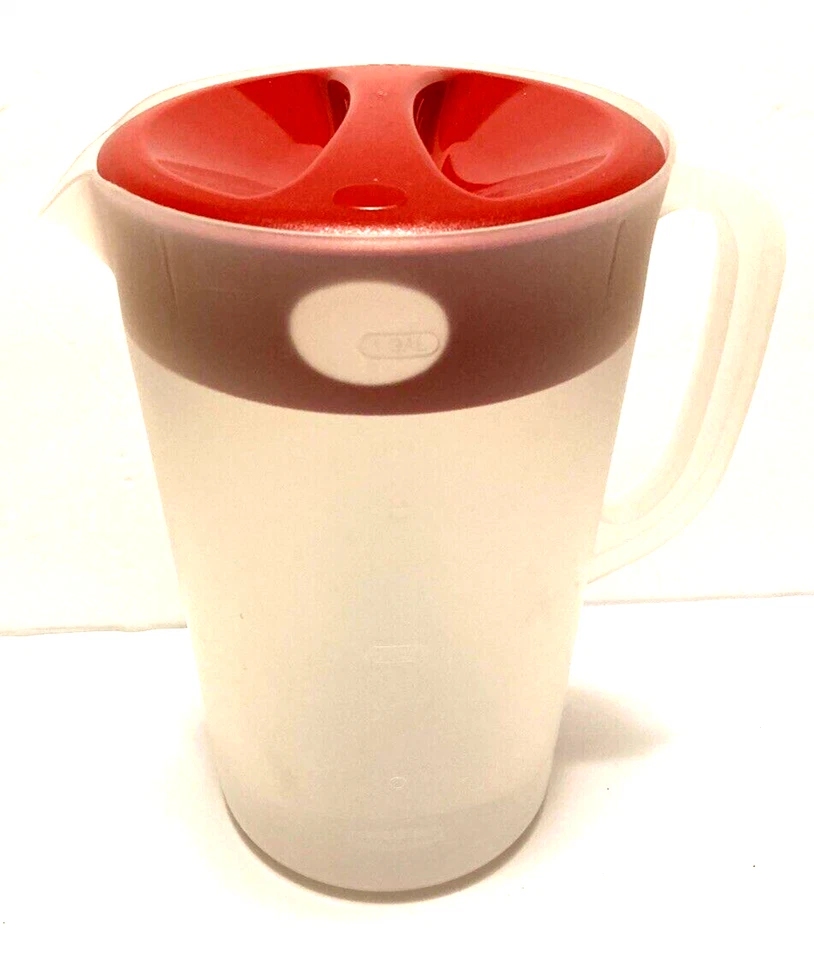 Rubbermaid 1 Gallon Juice, Tea, Pitcher - Frosted with Red Lid - VINTAGE - Image 2 of 4