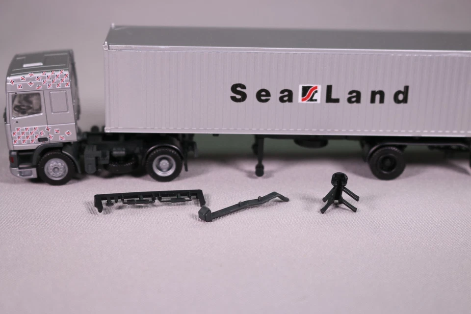 LE1812 HERPA EXCLUSIV SERIE Camion Ho 1/87 DAF 95 semi remorque SeaLand - Photo 3/4