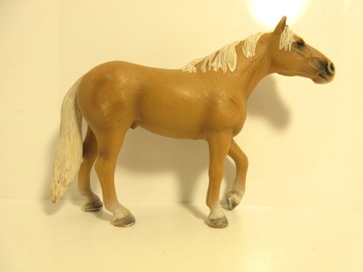 schleich palomino