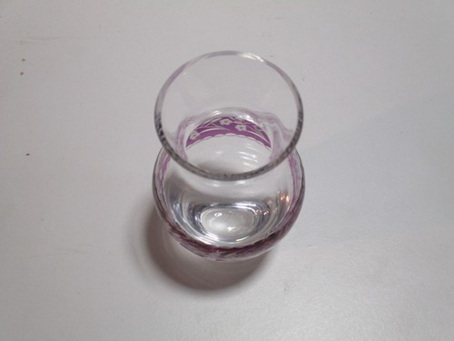 Vintage clear glass vase w/ Amethyst printed band of flowers - Picture 3 of 5