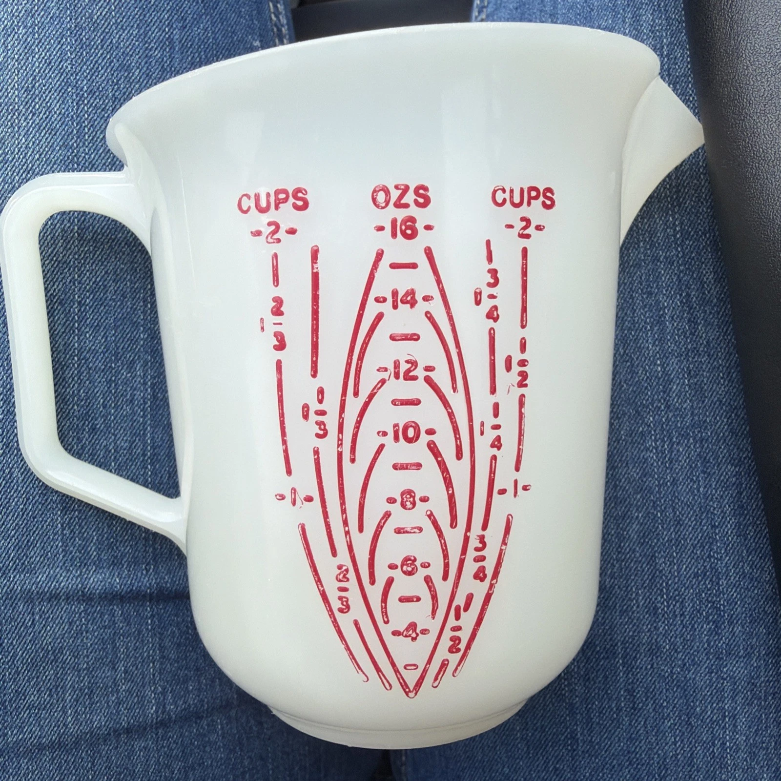 Tupperware 2 Cups Measuring Cup