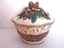 FITZ & FLOYD  "JOLLY OLE ST. NICK" FESTIVE LIDDED VEGETABLE BOWL NEW IN BOX