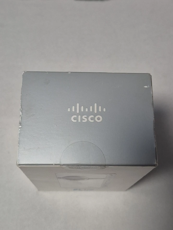 Cisco Flip Video UltraHD Video Camera (White, 1 Hour) U260W Brand New Sealed 4GB - Image 2 of 4