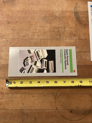 Sistema informático personal Apple iie 1982 4 folletos de venta folleto ¡En muy buena condición! - Imagen 11 de 11
