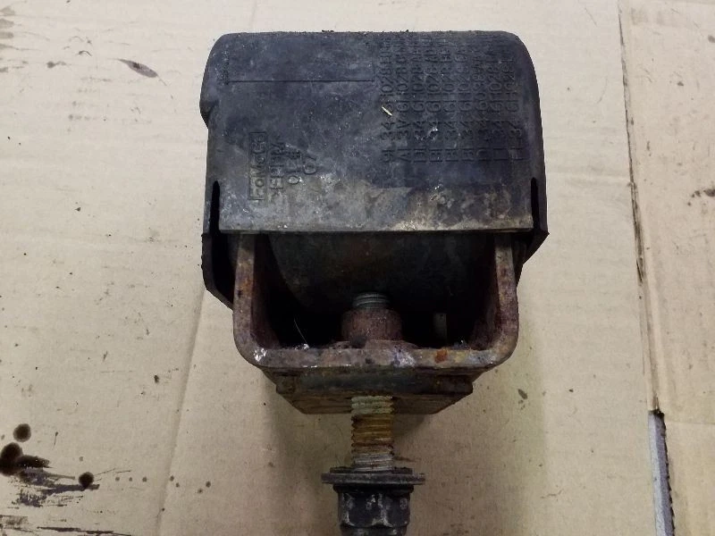 2015 2016 2017 FORD EXPEDITION / LINCOLN NAVIGATOR 3.5L RIGHT ENGINE MOTOR MOUNT - Image 3 of 4