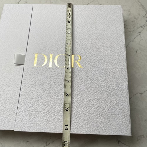 Caja magnética de almacenamiento de regalos vacía Dior papel de seda y pegatina 10,5 x 10,5 x 2 - Imagen 7 de 8