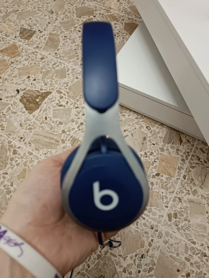 Beats EP, foto 2 di 3