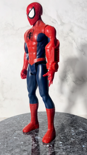 Figura de acción Spider-Man 12 pulgadas Marvel Avengers Titan Hero Series - Vídeo 1 de 1
