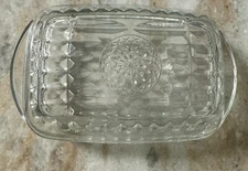 VTG Refrigerator dish with a captains wheel pattern ribbed clear rectangle 6 5/8