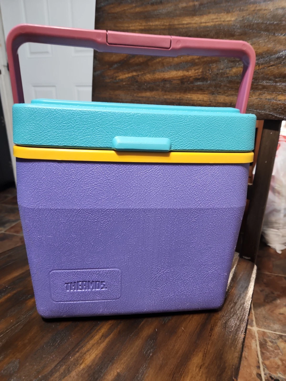 Vintage 7708 Thermos Drink Cooler Cup Holder Lid Retro Beach 80s 90s Color Block
Opens in a new wind