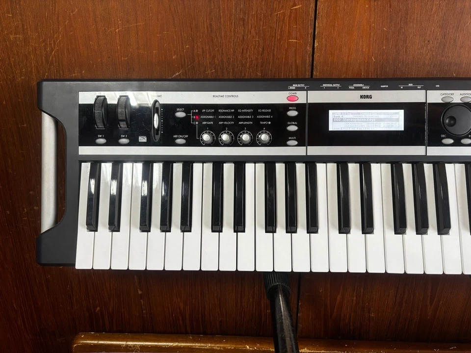 Korg X50 61-Key Synthesizer Keyboard w/ bag power supply 100-240V - Image 2 of 4