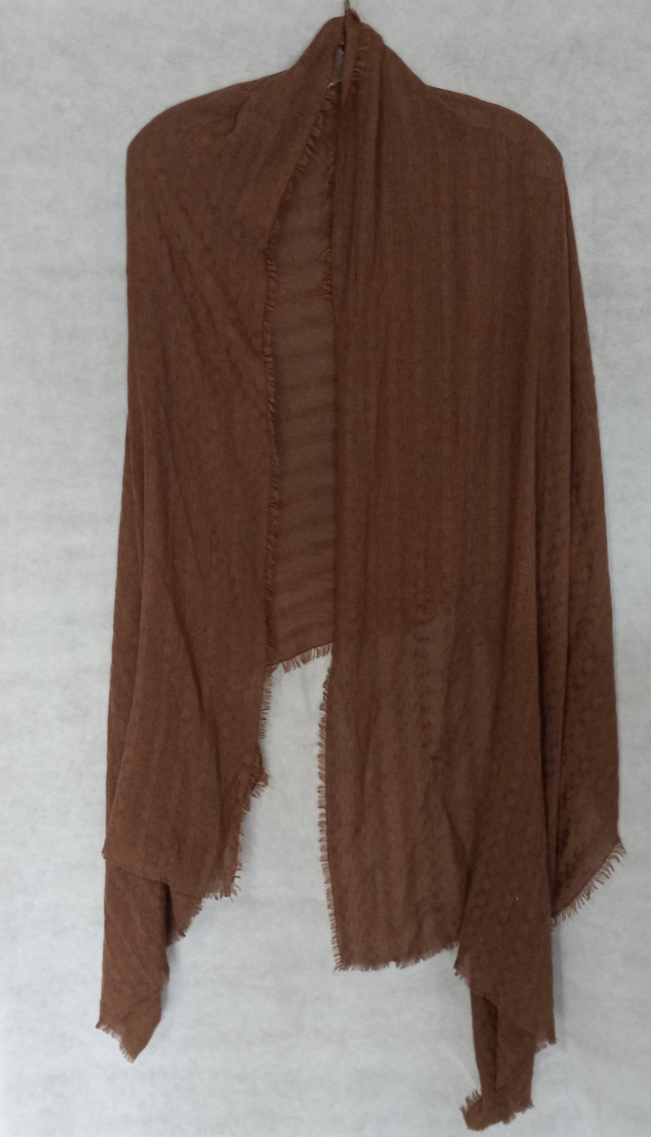 The Office TV Show Prop Wardrobe Costume Jenna Fischer Pam Beesly Scarf (02)