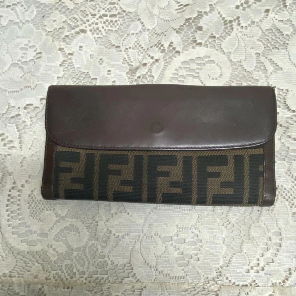 Autêntica Carteira Longa Fendi Marrom Zucca Tripla 7,5 polegadas x 4 polegadas (O0322) - Imagem 4 de 4