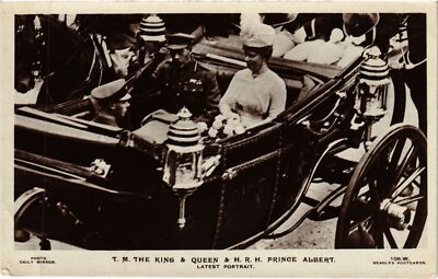 CPA The King&Queen with Prince Albert BRITISH ROYALTY (1217557)