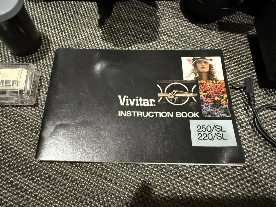 Vivitar 220/SL 35mm Camera Bundle 4 Lenses, Manuals, Filters, Flash, Timer, Bag - Image 2 of 4