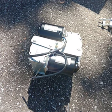 HANDICARE STAIRLIFT 1100 MOTOR ASSEMBLY SEE PICS