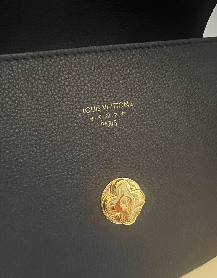Authentic Louis Vuitton PONT 9 SOFT MM Blue Marine M59300 Box/Receipt/Dust Bag s l1200
