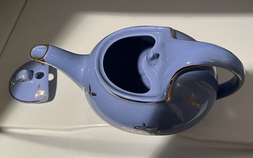 Hall 0749 Six Cup Made In USA Blue And Gold VTG Kitchen Decor Tea Pot Hook Lid - Picture 6 of 9