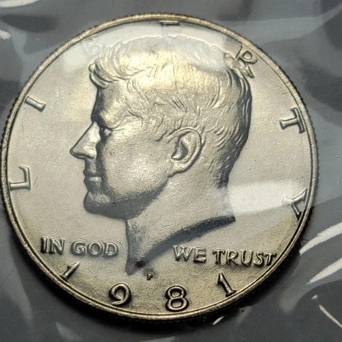 1981 P US 50 Cent Kennedy Half Dollar Coin UNC in Cello from Set