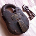 Vtg Colorado State Penitentiary Padlock & Keys Heavy Metal Jailhouse Prison Lock — photo 2