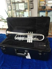 Mint Open Box King Silver Flair 2055S Bb Silver Trumpet with Case and Mouthpiece