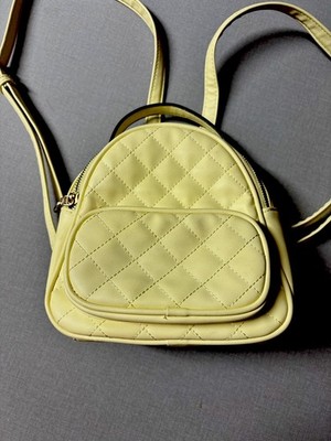 Bolsón Amarillo No Marca, Ideal Para Niñas En Buenas Condiciones