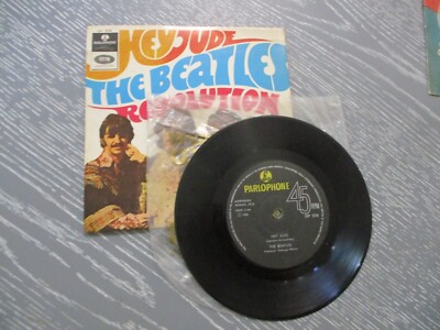 The Beatles: Hey Jude, Revolution, a 7
