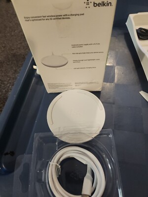 Belkin BOOSTCHARGE Smartphone Weiß AC Kabelloses Laden Schnellladen Indoor