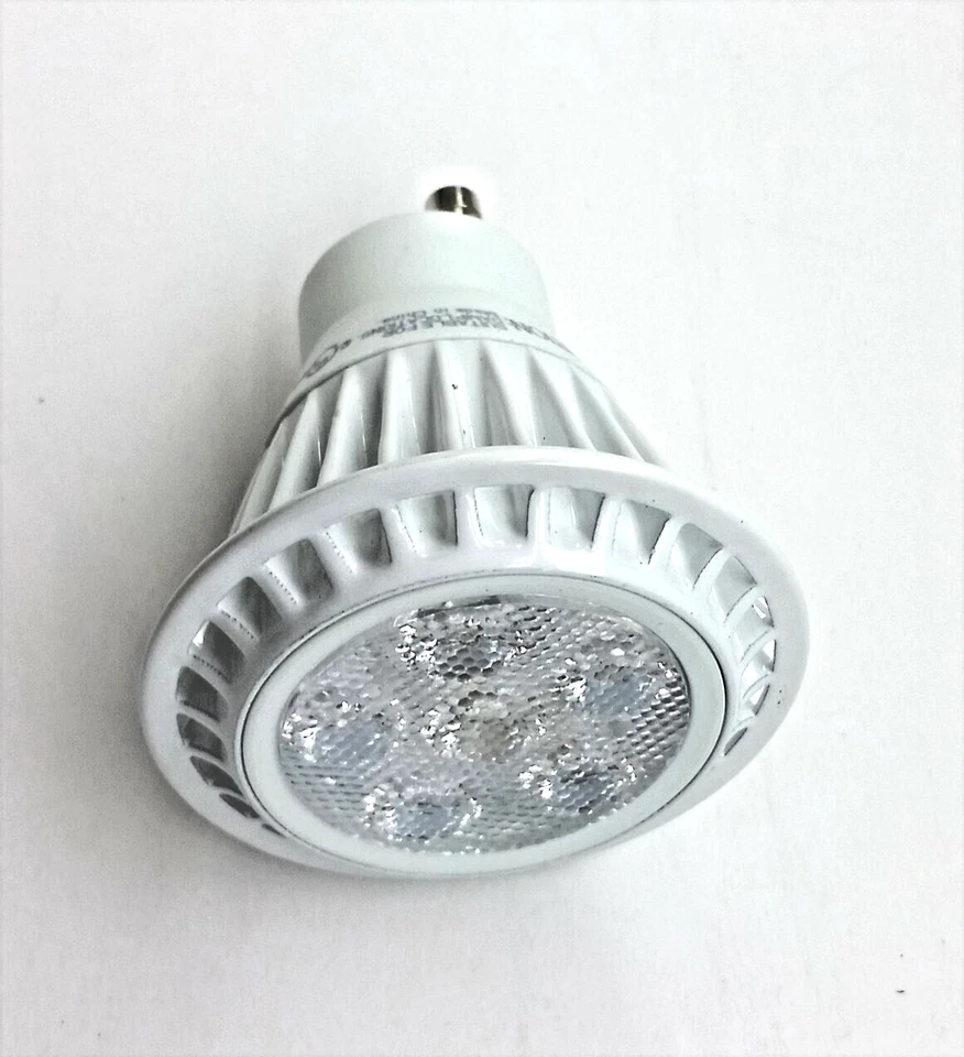 TCP LED7MR16GU1030KFL 6W (50W Equal) MR16 3000K GU10 Dimmable LED Light Bulb - Image 2 of 4