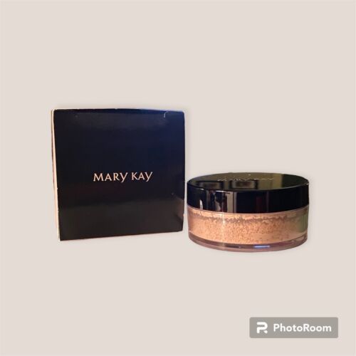 MARY KAY SILKY SETTING POWDER FOUNDATION~LIGHT IVORY~ 0.28 OZ. NET WT. / 8 g - Picture 1 of 3