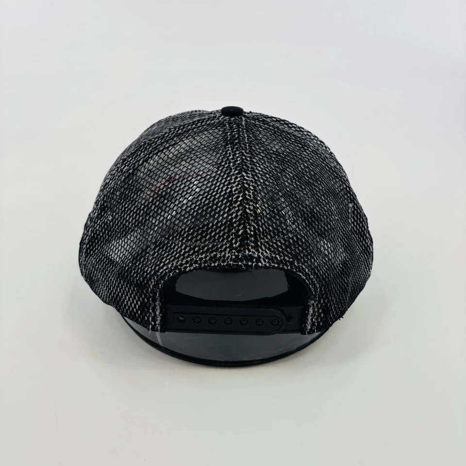 Sombrero Supreme de malla metálica de 6 paneles plateado Foto 4 de 4