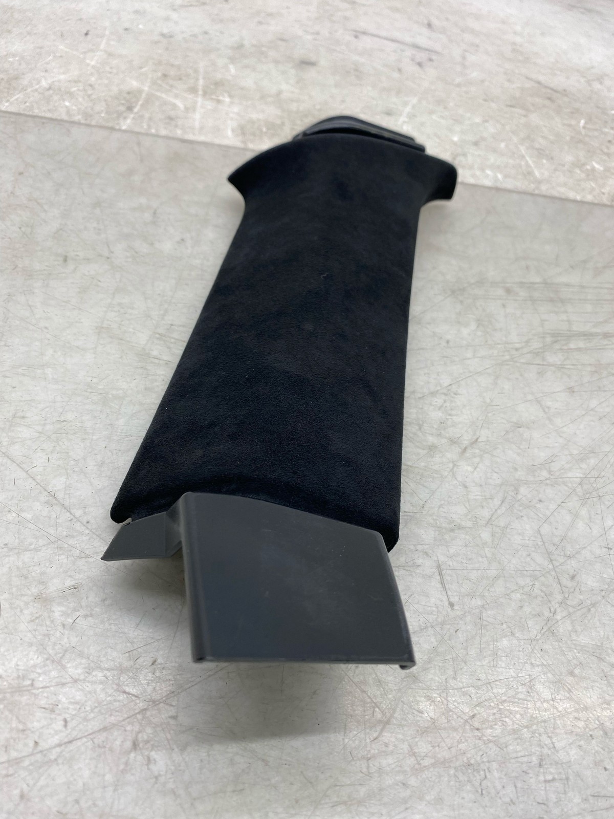 2020-2025 ASTON MARTIN DBX OEM LEFT REAR UPPER C PILLAR TRIM PANEL MY83-68291-DA