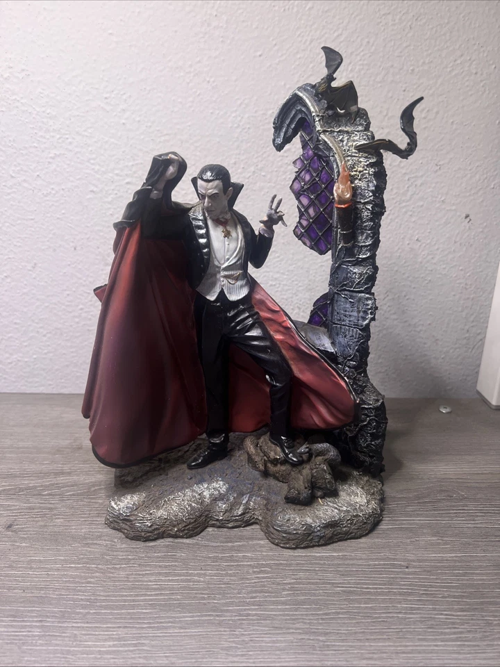 Universal Studios Monsters THE CURSE OF DRACULA Statue Figur MICHAEL HILL 1999