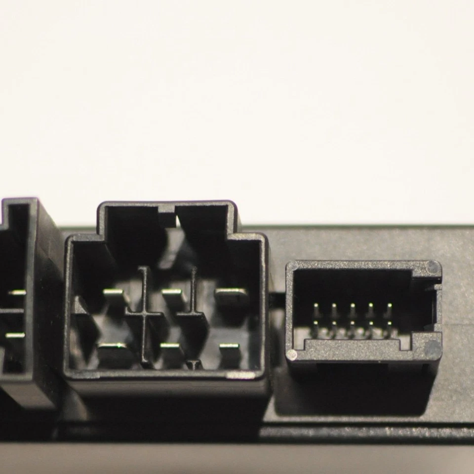 BMW 2 Gran Tourer F46 220 i Centralina Gancio Traino 6868432 2.00 Benzina 2015 - Immagine 4 di 4