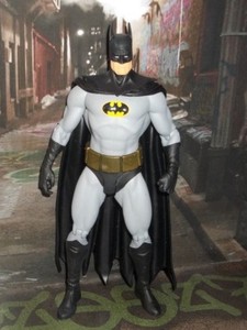 DC DIRECT COLLECTIBLES ALEX ROSS BATMAN FIGURE OF THROUGH THE AGES GIFT SET