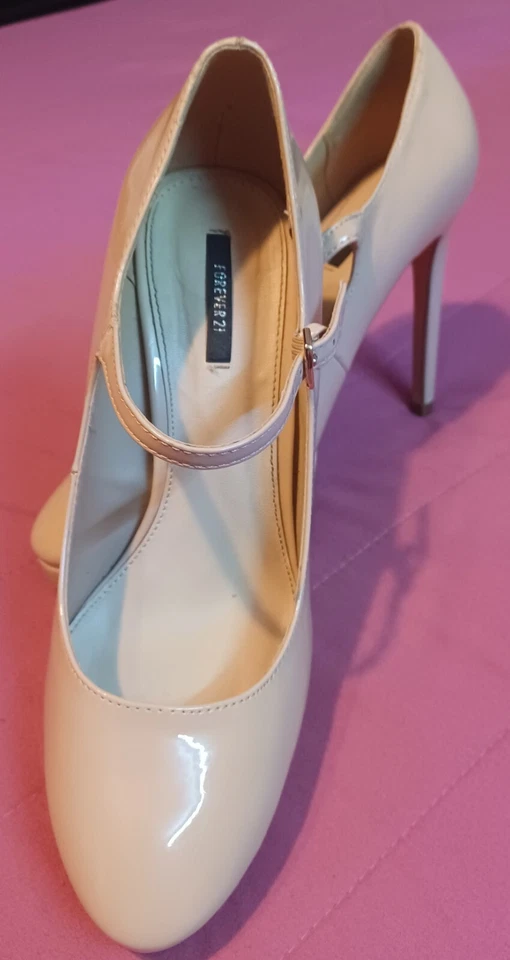 Forever 21 womans high stiletto synthetic beige pumps shoes Sz 8 - Image 2 of 4