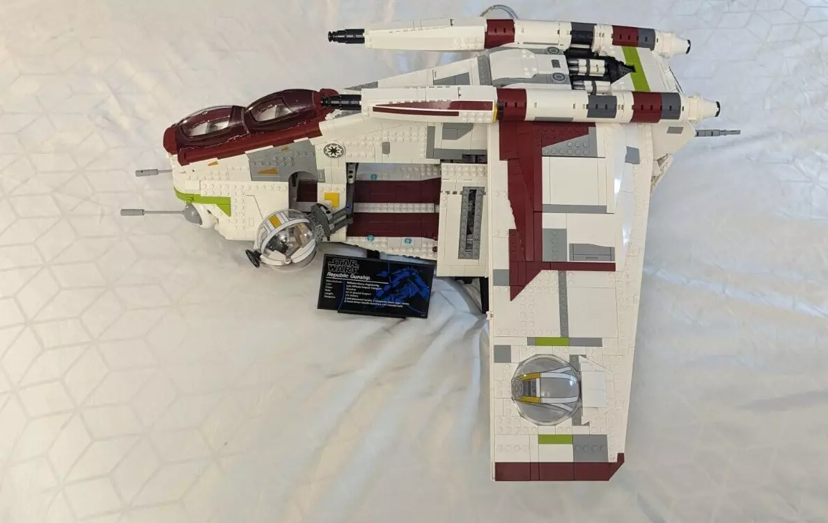  Lego Star Wars Republic Gunship 75309 UCS Display