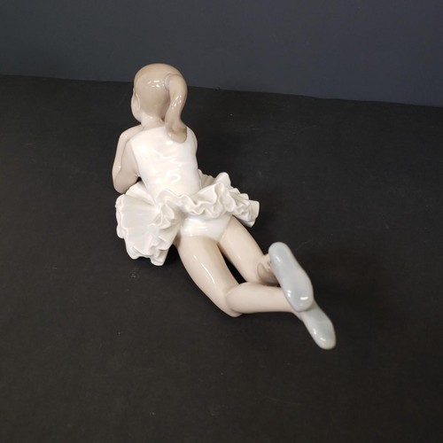 Figura LLADRO NAO ~ Bailarina pensativa #00149 - Imagen 5 de 8