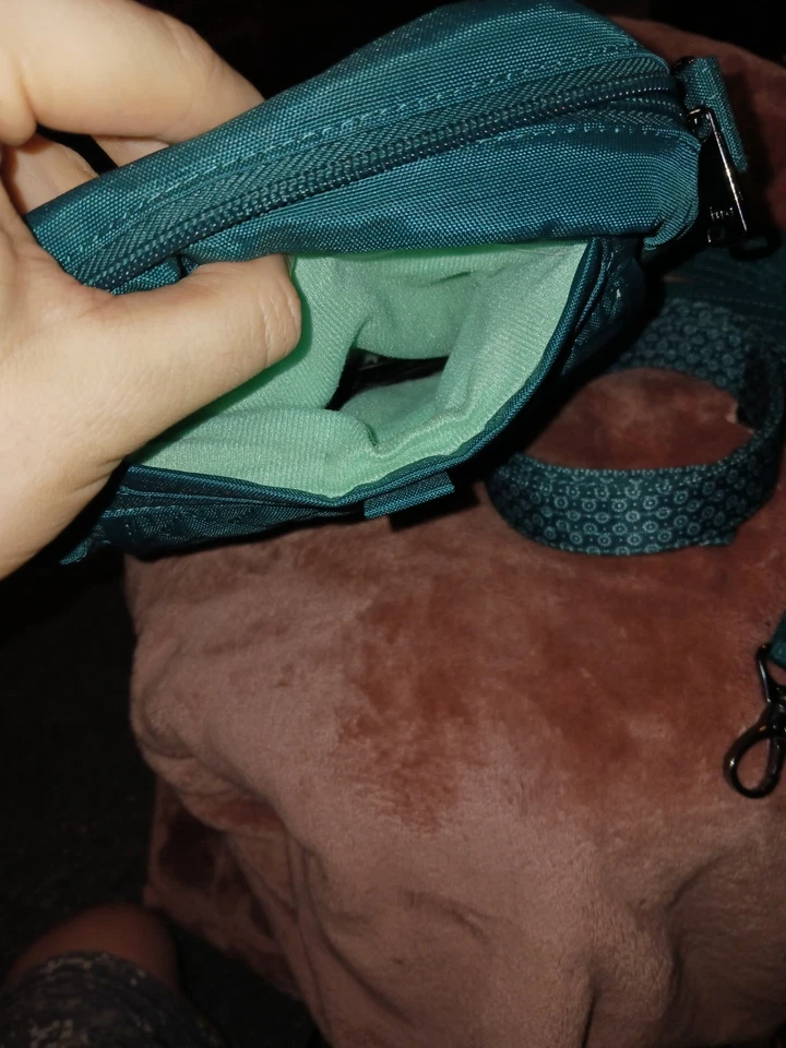 Bandolera RFID Lug Classic Flapper Convertible Acolchada Nylon Verde azulado Foto 4 de 4